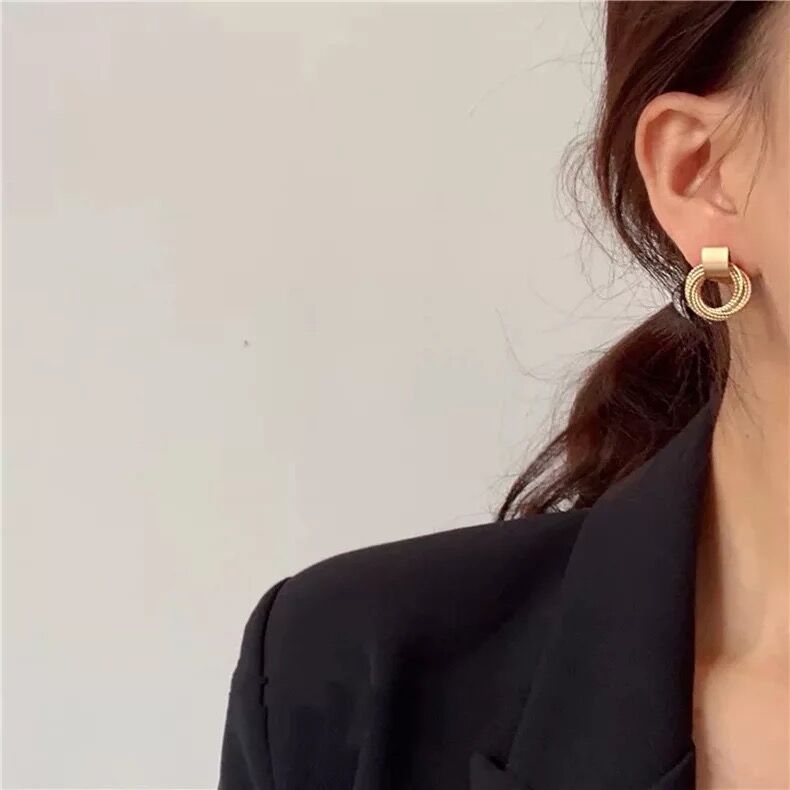 Minimalist Matte Metal Circle Tassel Earrings