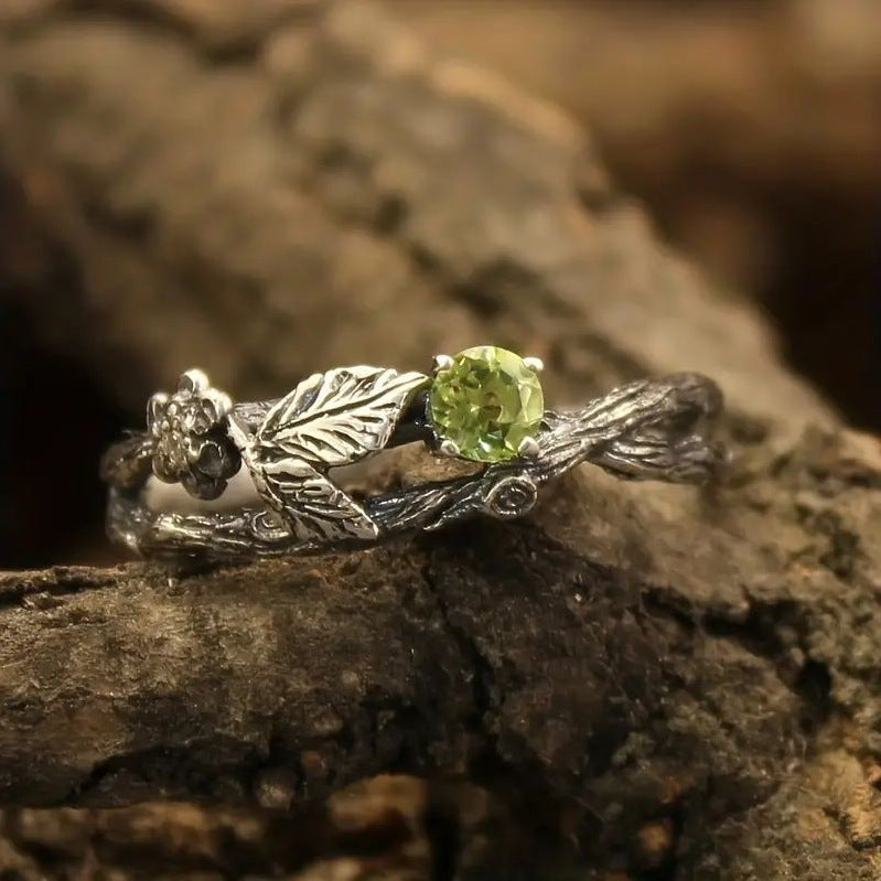 Women's Retro Plated Ancient Silver Branch Inlaid Zircon Ring