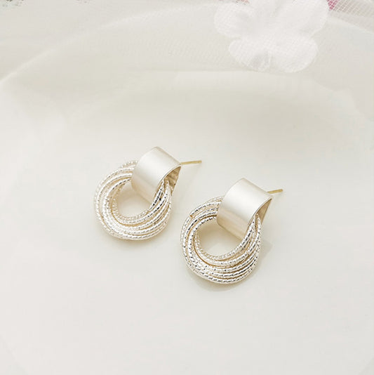 Minimalist Matte Metal Circle Tassel Earrings